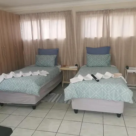 Phindulo Bed And Breakfast - No Loadshedding, Smart Tvs & Unlimited Free Fibre Wifi Krugersdorp Exterior photo