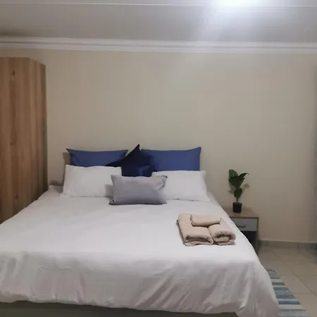 Phindulo Bed And Breakfast - No Loadshedding, Smart Tvs & Unlimited Free Fibre Wifi Krugersdorp Exterior photo