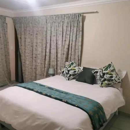 Phindulo Bed And Breakfast - No Loadshedding, Smart Tvs & Unlimited Free Fibre Wifi Krugersdorp Exterior photo