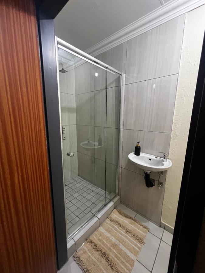 Bed & Breakfast Phindulo - No Loadshedding, Smart Tvs & Unlimited Free Fibre Wifi *