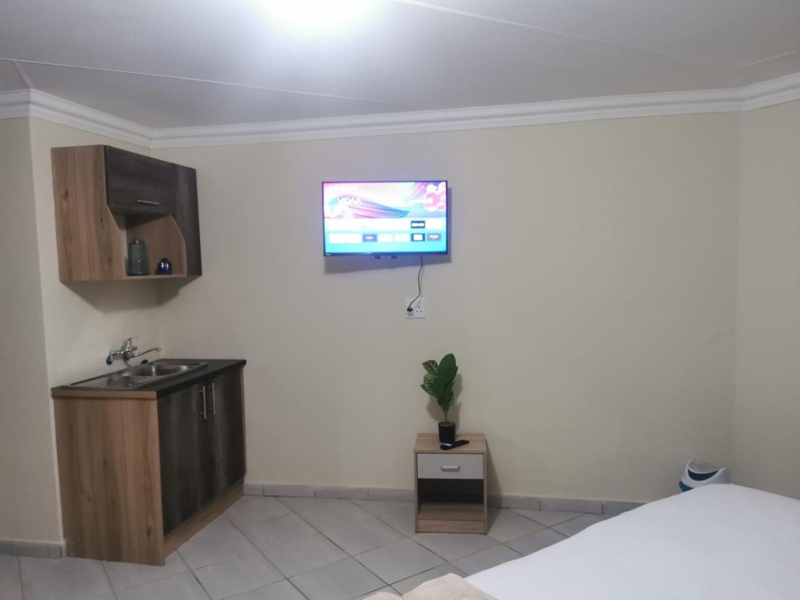 Bed & Breakfast Phindulo - No Loadshedding, Smart Tvs & Unlimited Free Fibre Wifi Krugersdorp