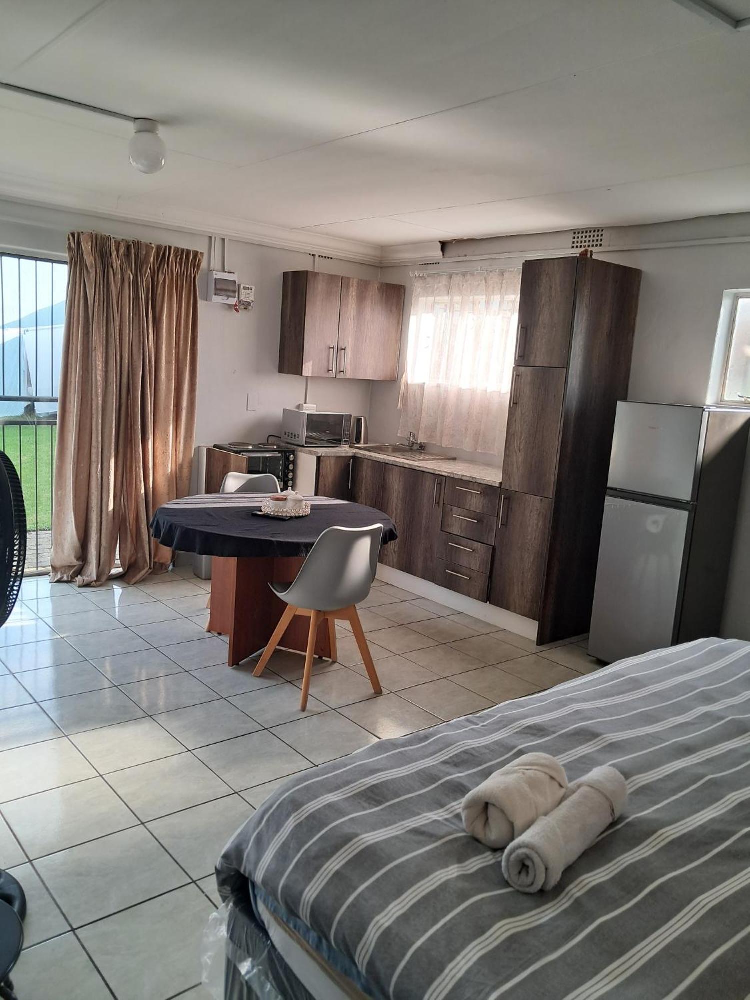 Phindulo - No Loadshedding, Smart Tvs & Unlimited Free Fibre Wifi Bed & Breakfast *